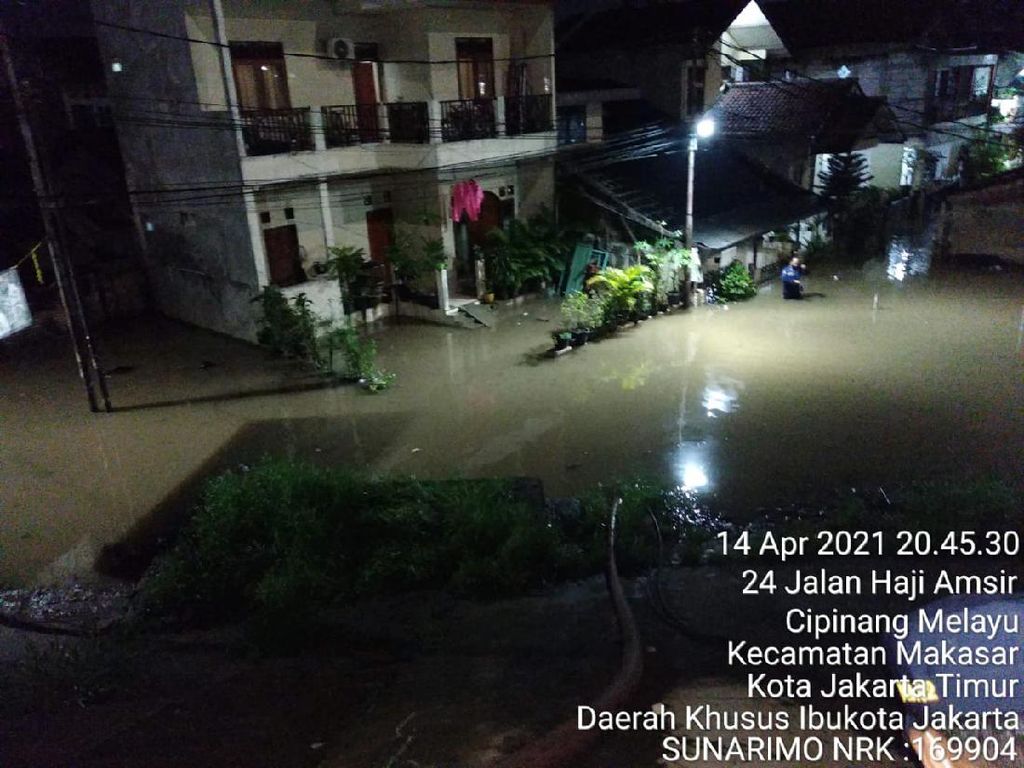 10 RT di Cipinang Melayu Jaktim Terdampak Banjir, 25 KK Sempat Mengungsi 10 RT di Cipinang Melayu Jaktim Terdampak Banjir, 25 KK Sempat Mengungsi