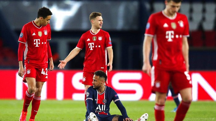PSGs Neymar, centre, reacts during the Champions League, second leg, quarterfinal soccer match between Paris Saint Germain and Bayern Munich at the Parc des Princes stadium, in Paris, France, Tuesday, April 13, 2021. (AP Photo/Francois Mori)