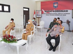 Ikuti Arahan Jokowi, Bupati Ipuk: Fokus Pandemi dan Pemulihan Ekonomi