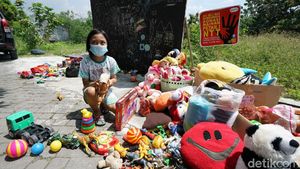 Anak-anak Solo Sumbang Mainan untuk Korban Banjir di NTT
