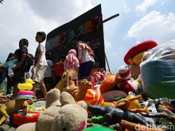 Bocah di Solo Donasi Mainan untuk Anak NTT