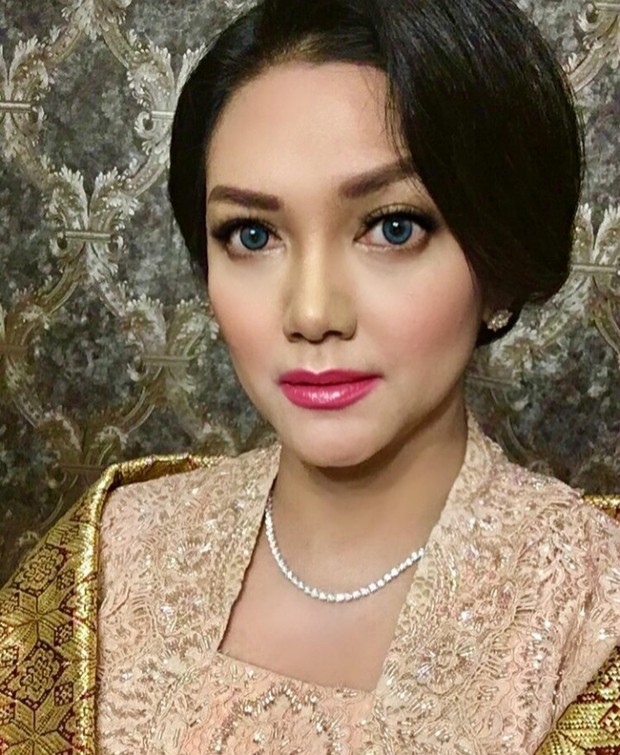 4 Artis Tanah Air yang Menikah di Usia 40 Tahun