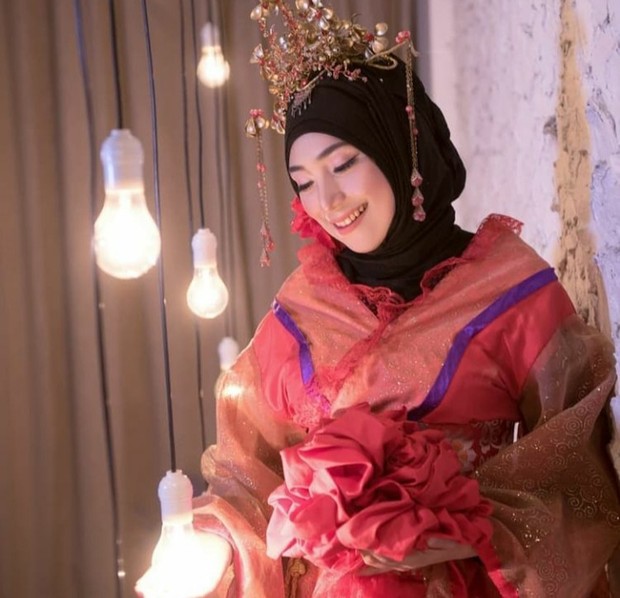 4 Artis Tanah Air yang Menikah di Usia 40 Tahun