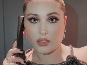 8 Potret Model Plus-size Pertama yang Tampil Seksi di Majalah Playboy