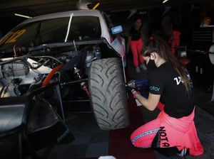 3 Tips Perawatan Mobil Gampil untuk Para Perempuan