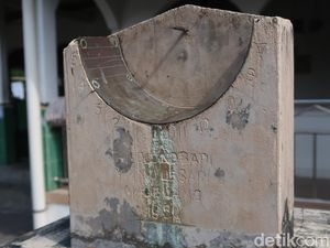 Kisah di Balik Jam Bancet, Penanda Waktu Salat Masjid Sabilurrosyaad Bantul Kisah di Balik Jam Bancet, Penanda Waktu Salat Masjid Sabilurrosyaad Bantul