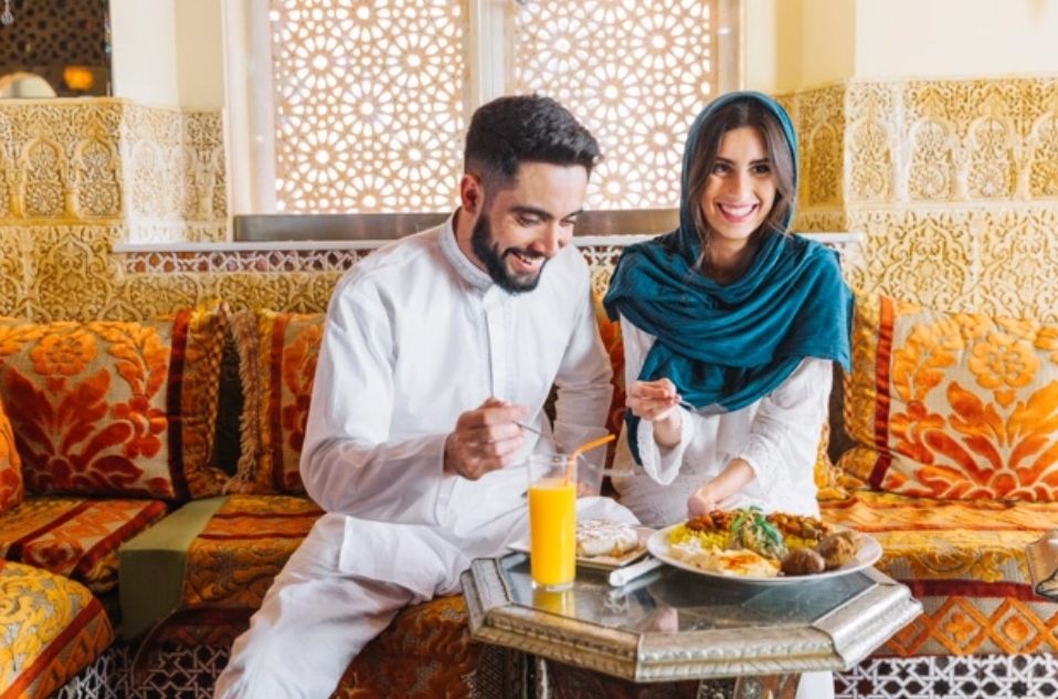 Ilustrasi Makan Sahur/freepik.com