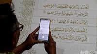 Melihat Proses Pembuatan Batik Alquran di Solo