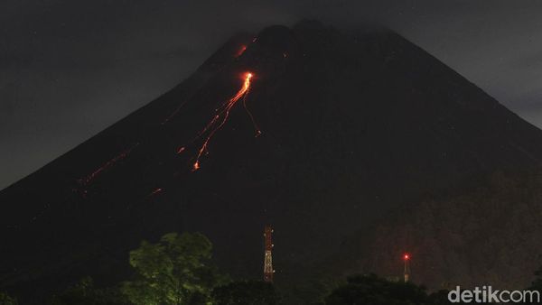 Tengok  Merapi Kembali Muntahkan Lava Pijar