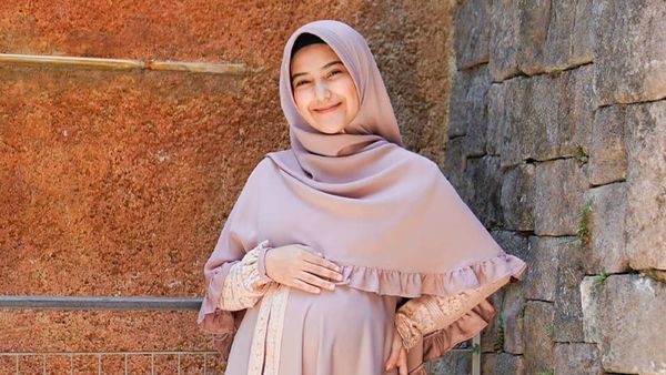 8 Foto Nadya Mustika Rahayu saat Hamil Hingga Melahirkan Dalam Kondisi Covid