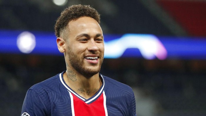 PSGs Neymar smiles during the Champions League, second leg, quarterfinal soccer match between Paris Saint Germain and Bayern Munich at the Parc des Princes stadium, in Paris, France, Tuesday, April 13, 2021. (AP Photo/Francois Mori)