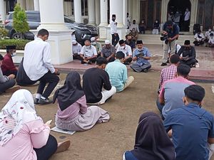 Siswa SMA Dugem di Kantornya Minta Maaf, Bupati Tanjab Barat Ajak Yasinan