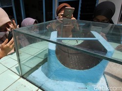 Video Uniknya Jam Istiwa Masjid Agung Solo, Penanda Waktu Salat Sejak 1855