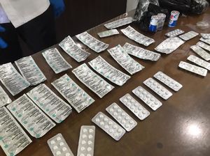 Ratusan Butir Psikotropika Dilempar OTK ke dalam Lapas Semarang Ratusan Butir Psikotropika Dilempar OTK ke dalam Lapas Semarang