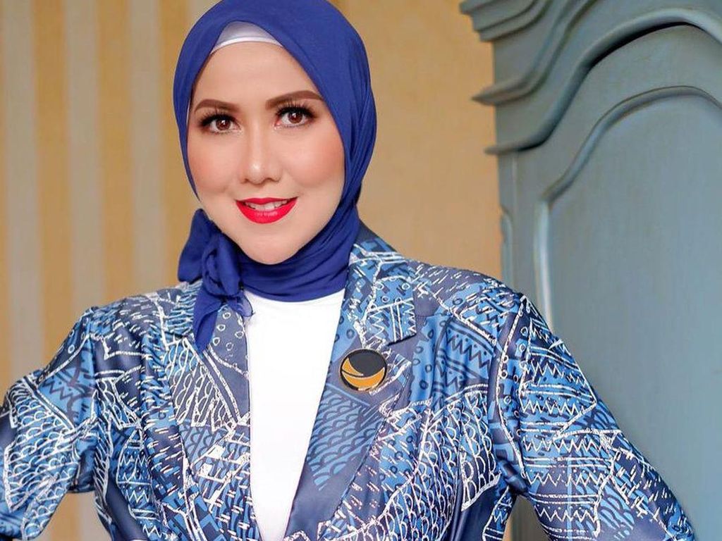 Venna Melinda Fitting Baju Nikah, Modelnya Dikritik Venna Melinda Fitting Baju Nikah, Modelnya Dikritik