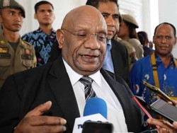 Mengenang Klemen Tinal: Sosok dan Jejak Politik Wagub Papua