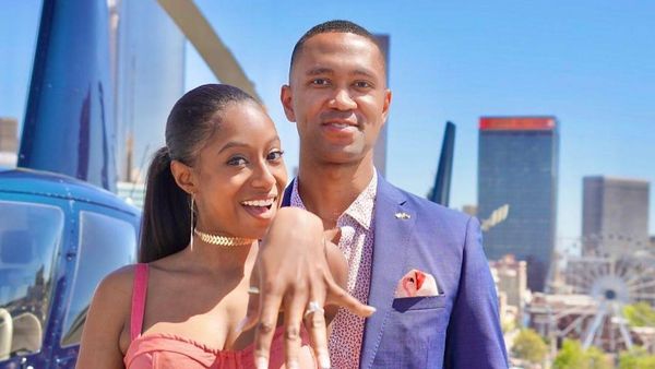 8 Momen Pria Tajir Melamar Kekasihnya dengan 5 Cincin Berlian