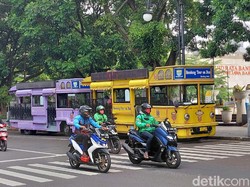 Mau Ngabuburit di Bandung, Naik Bandros Saja!