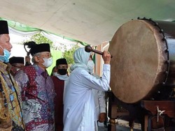 Ketua MUI Pusat Resmikan Masjid di Perumahan Grahayana Karawang
