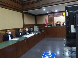 Edhy Prabowo Didakwa Terima Suap Rp 25,7 Miliar Terkait Ekspor Benur Edhy Prabowo Didakwa Terima Suap Rp 25,7 Miliar Terkait Ekspor Benur