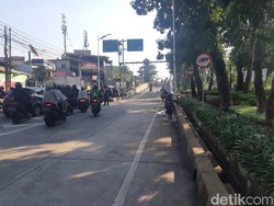 Flyover Tapal Kuda LA Bikin Macet, Padahal Kendaraan yang Naik Cuma Dikit