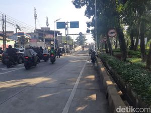 Sedikit Kendaraan yang Naik, Flyover Tapal Kuda LA Malah Bikin Macet Sedikit Kendaraan yang Naik, Flyover Tapal Kuda LA Malah Bikin Macet