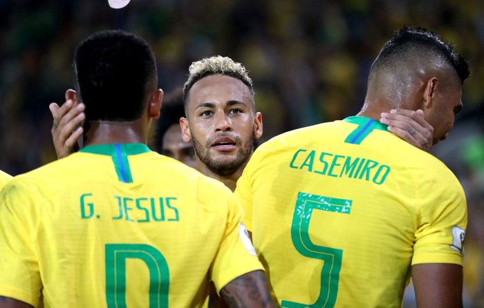 MOSCOW, RUSSIA - JUNE 27:  Neymar Jr, Gabriel Jesus and Casemiro of Brazil celebrate after their second goal scored by Thiago Silva (not pictured) during the 2018 FIFA World Cup Russia group E match between Serbia and Brazil at Spartak Stadium on June 27, 2018 in Moscow, Russia.  (Photo by Michael Steele/Getty Images)