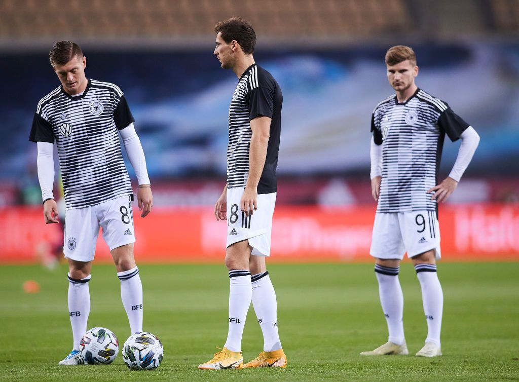 SEVILLE, SPAIN - NOVEMBER 17: Leon Goretzka, Toni Kroos and Timo Werner warm up prior to the UEFA Nations League group stage match between Spain and Germany at Estadio de La Cartuja on November 17, 2020 in Seville, Spain. (Photo by Fran Santiago/Getty Images)