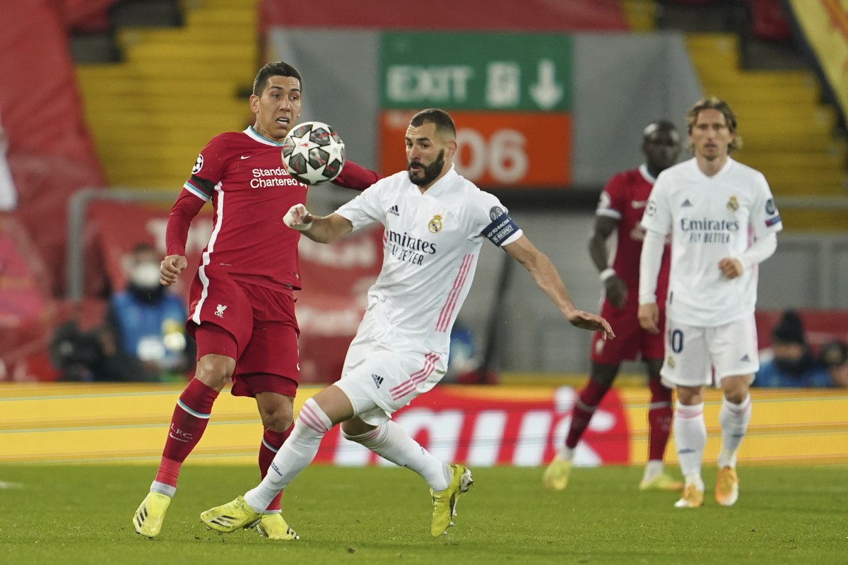 Real Madrid lolos ke semifinal Liga Champions usai bermain seri 0-0 di markas Liverpool. (Foto: AP/Jon Super)