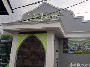 Masjid Tua Ini Punya Mata Air yang Tak Kering Sejak Ratusan Tahun Masjid Tua Ini Punya Mata Air yang Tak Kering Sejak Ratusan Tahun