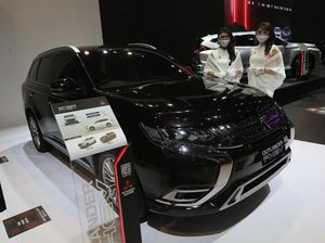 Mitsubishi Outlander PHEV Dikorting Rp 400 Jutaan! Mitsubishi Outlander PHEV Dikorting Rp 400 Jutaan!