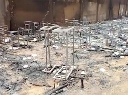 Sisa-sisa Kebakaran Sekolah di Niger yang Renggut Nyawa 26 Siswa