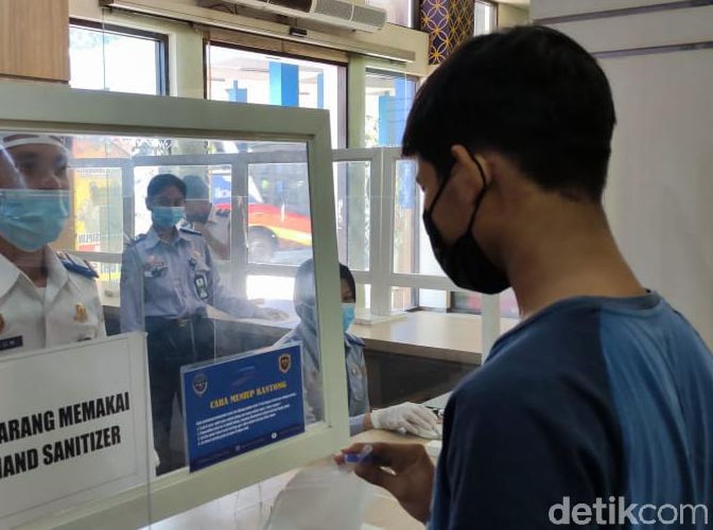 Woro-woro! Tes GeNose di Terminal Tirtonadi Solo Cuma Sampai Jam 10 Pagi Woro-woro! Tes GeNose di Terminal Tirtonadi Solo Cuma Sampai Jam 10 Pagi