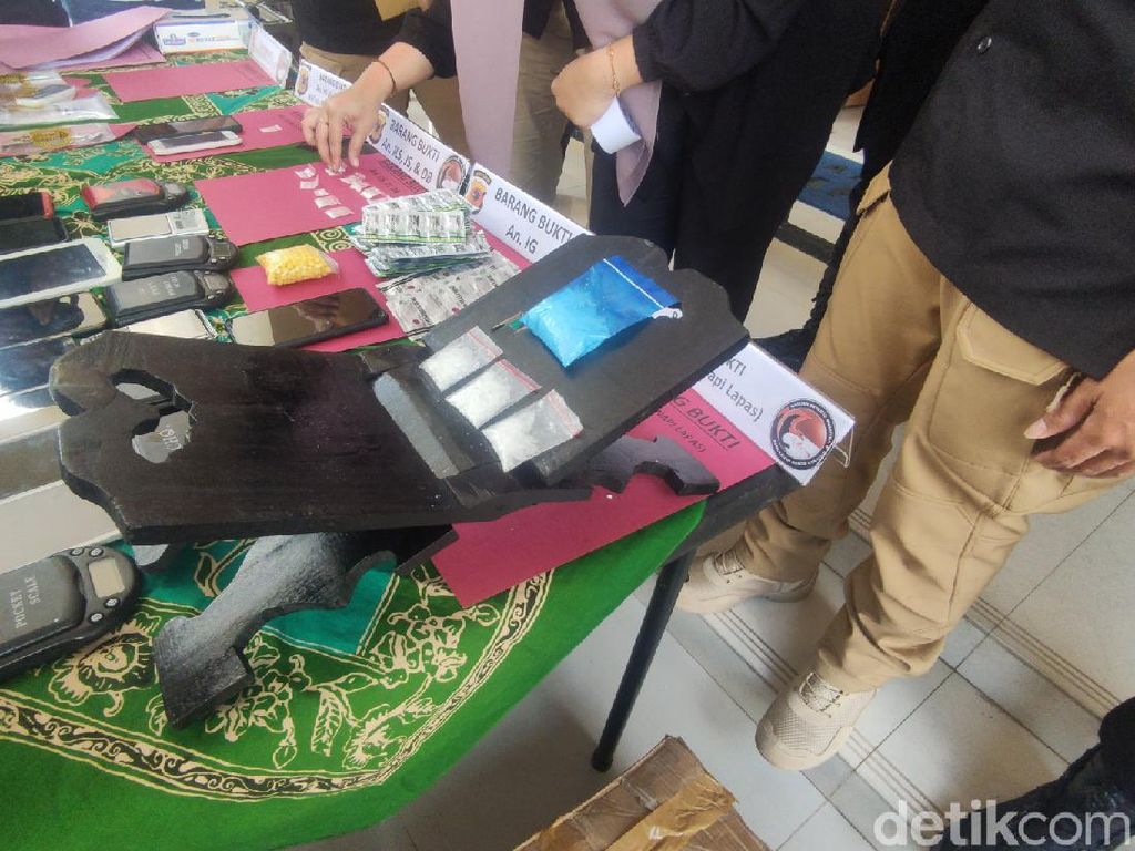Jabar Banten Hari Ini: Tugu Pamulang Rawan Korupsi-Ibu Gugat Anak Gegara Warisan Jabar Banten Hari Ini: Tugu Pamulang Rawan Korupsi-Ibu Gugat Anak Gegara Warisan