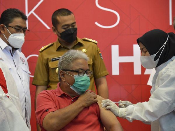 PT Semen Padang dan Pemprov Sumbar Kerja Sama Vaksinasi Lansia
