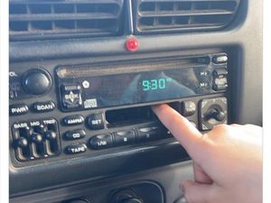 Reaksi Gen Z Saat Disodorkan Teknologi Era 90-an Bikin Ngakak