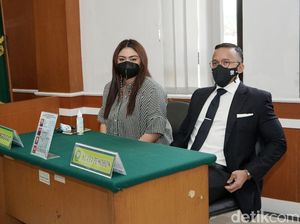 Thalita Latief Ogah Minta Nafkah Anak ke Dennis Lyla Thalita Latief Ogah Minta Nafkah Anak ke Dennis Lyla