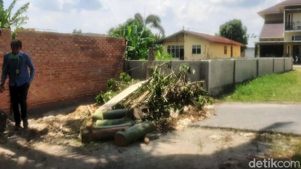 Before-After Tembok Tutupi Jalan di Pekanbaru Dibongkar