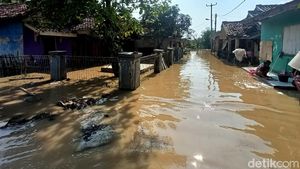 Banjir Terjang Puluhan Rumah di Pangasinan Karawang