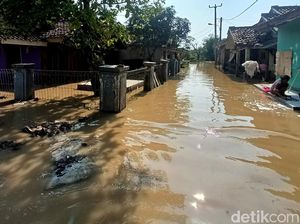 Banjir Terjang Puluhan Rumah di Pangasinan Karawang