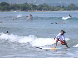 Bule AS Dianiaya saat Selancar di Pantai Pandawa, Polisi Saling Lempar Laporan