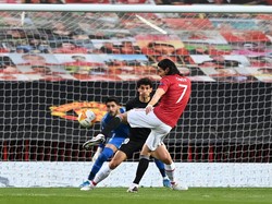 Cavani Bawa Man Utd Ungguli Granada di Babak Pertama