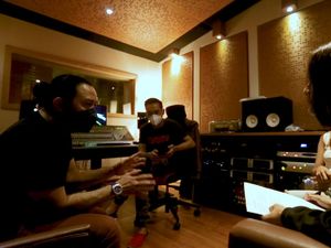 Kenalan dengan Frank N Friends Proyek Musik dari Pepeng Kenalan dengan Frank N Friends Proyek Musik dari Pepeng