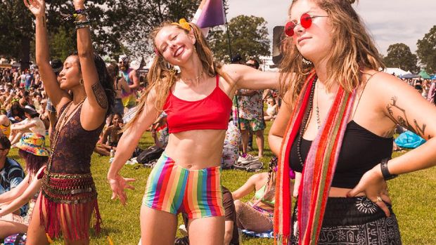 Mereka juga suka petualangan dan akan menjadi sedikit gila, karena mereka sangat mendambakan kesenangan setiap kali mereka merasa hal-hal menjadi sedikit membosankan.