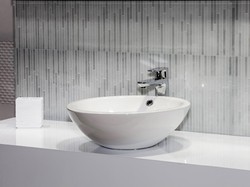 Benarkah Buang Air Panas ke Wastafel Bisa Ganggu Jin? Begini Penjelasannya