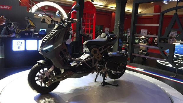 Italjet Dragster meluncur di IIMS, Kamis (15/4).
