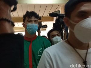 Jeff Smith Positif Ganja, Barang Bukti Belum Dirinci Jeff Smith Positif Ganja, Barang Bukti Belum Dirinci
