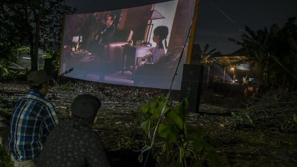 Kisah Terang Redup Layar Tancap yang Tergerus Zaman