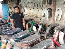 Berawal dari Hobi Koleksi Vespa Vintage, Pemuda Blitar Ini Kini Panen Cuan