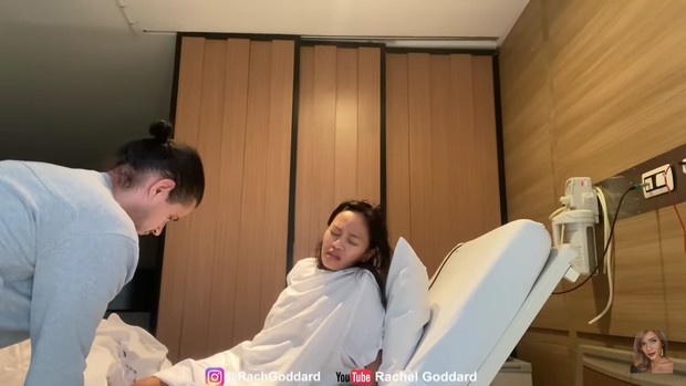 Rachel Goddard merasakan sakit akibat kista dan miom yang ada di rahimnya/youtube.com/rachelgoddard